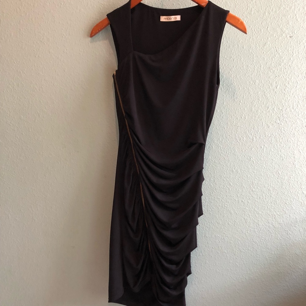 Diagonal zipper front little black dress